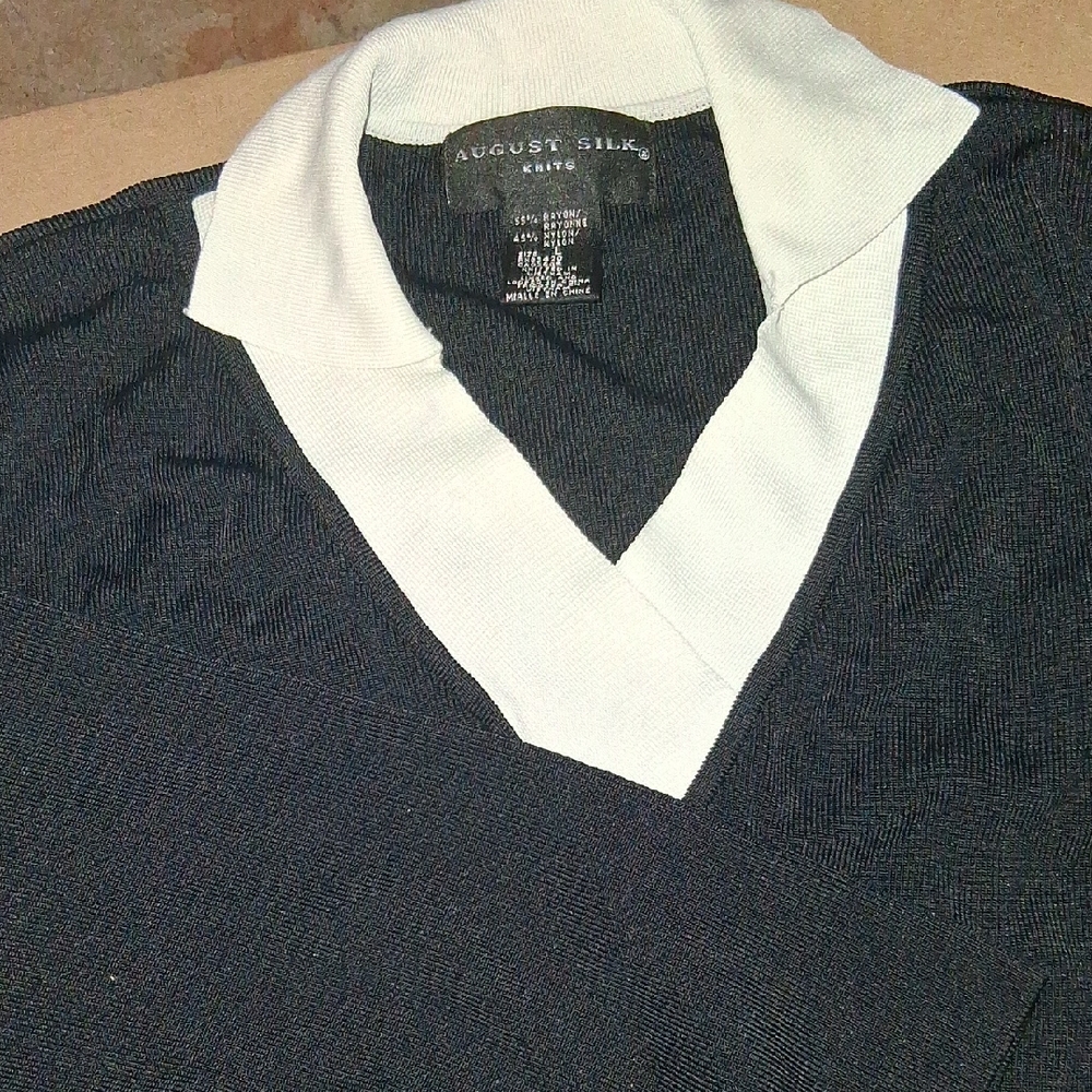 August Silk Men's V-Neck Sweater - Black and White